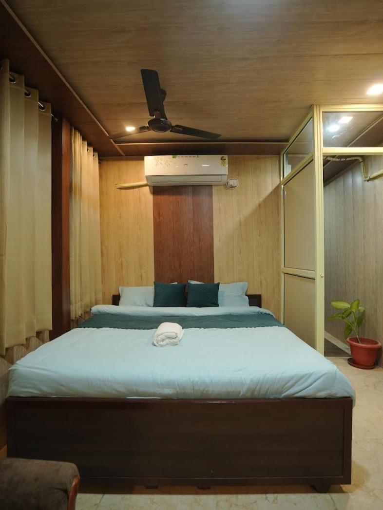 Yes Retreat Rishikesh Hotel Buitenkant foto