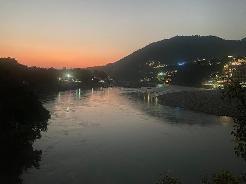 Yes Retreat Rishikesh Hotel Buitenkant foto