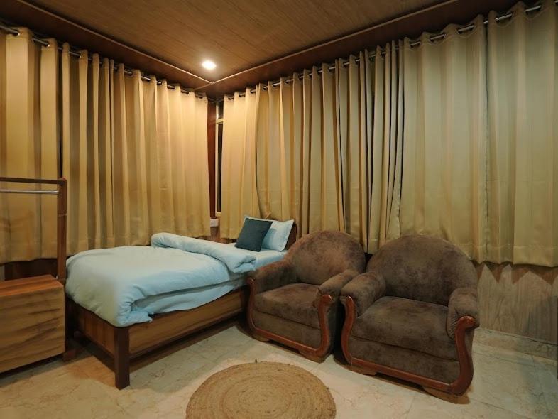 Yes Retreat Rishikesh Hotel Buitenkant foto