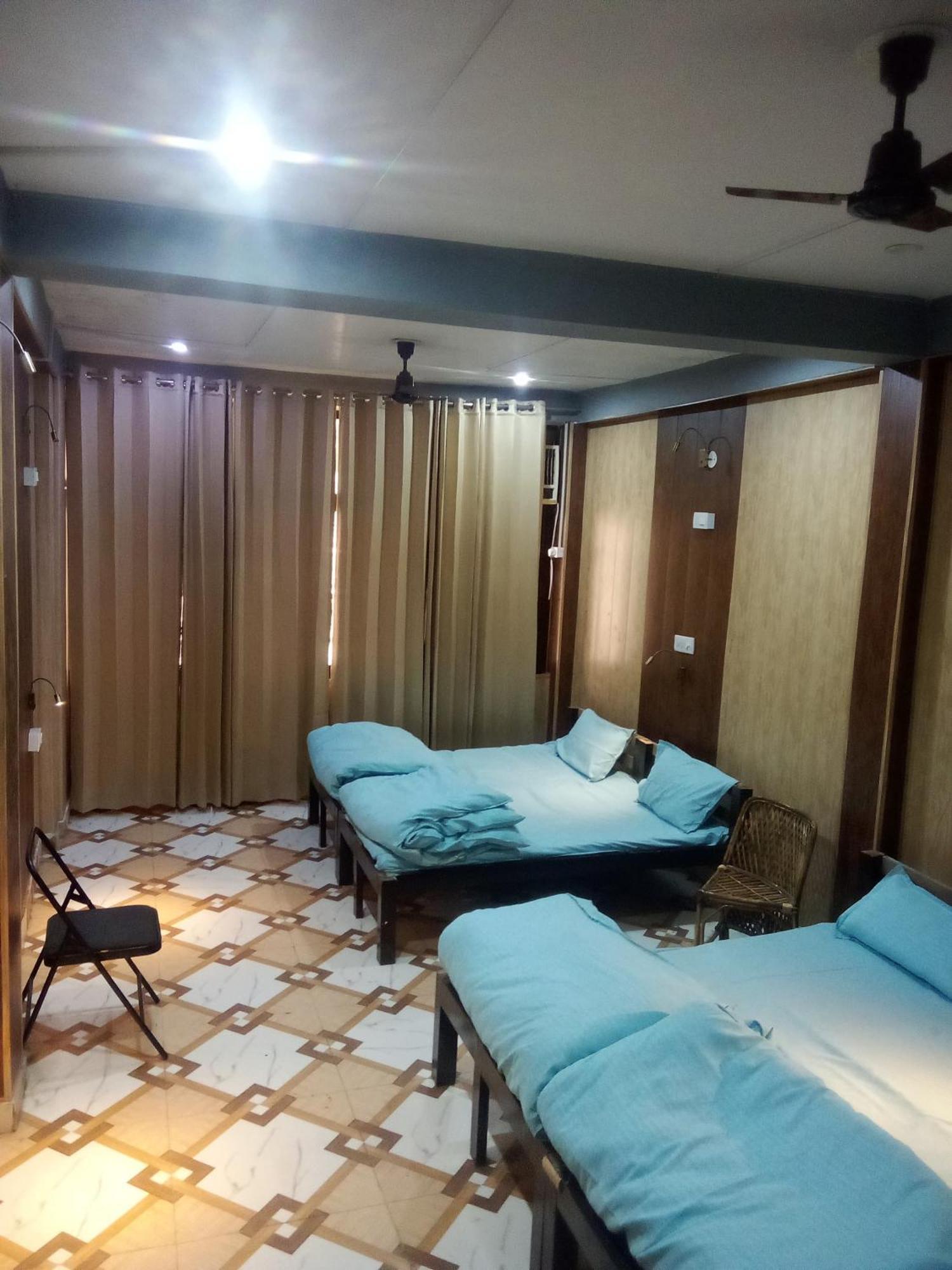 Yes Retreat Rishikesh Hotel Buitenkant foto